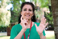 María Luz Esteban, directora del Centro de Normalización Lingüística de la Lengua de Signos Española: “Todavía se encuentra en una situación de desequilibrio”